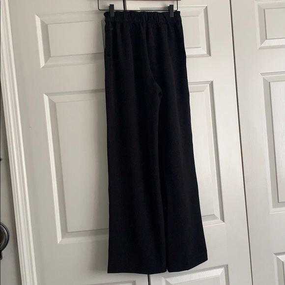 Lululemon pant - Picture 3 of 5